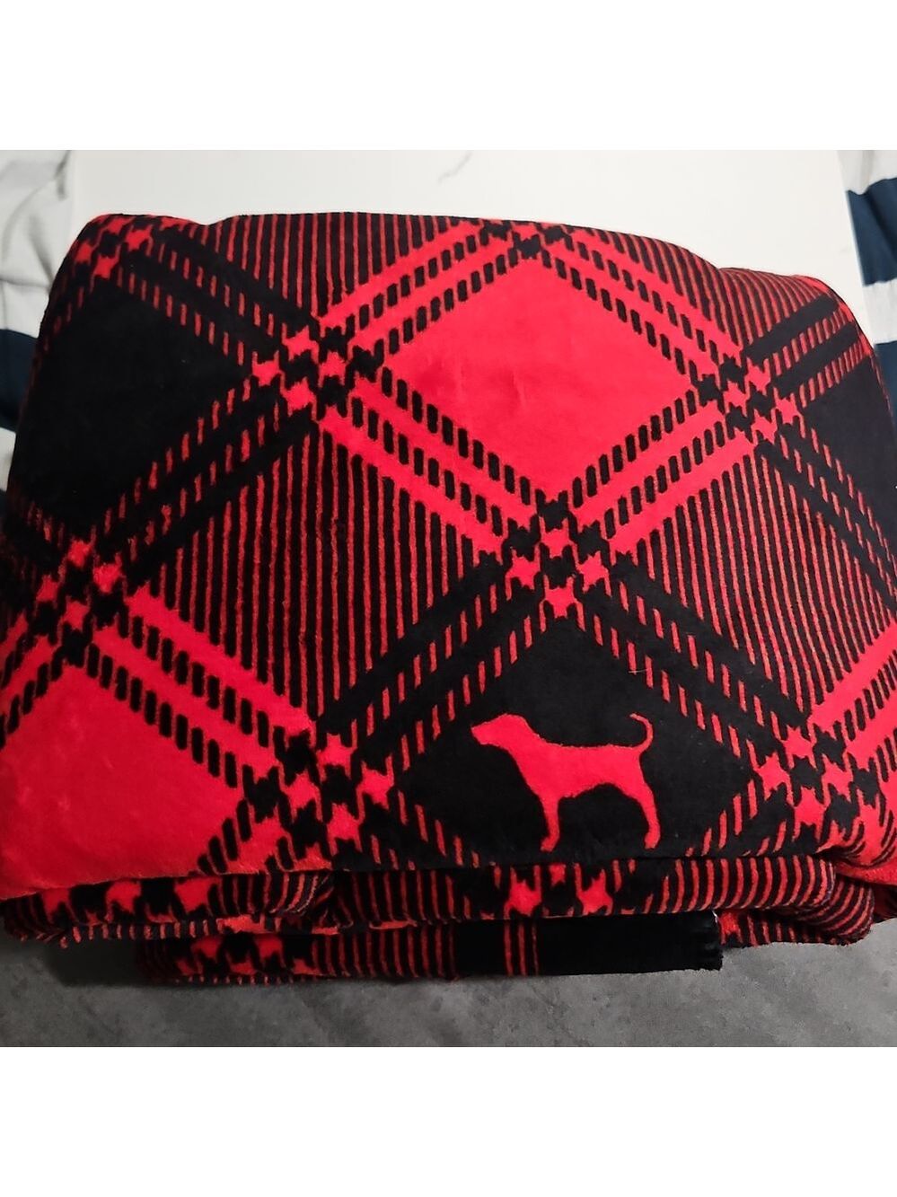 Victoria's Secret PINK Cozy Blanket 50x60 HOLIDAY PLAID MINI DOG THROW BLANKET